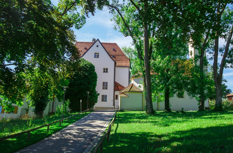 Schloss Kempfenhausen, Germany